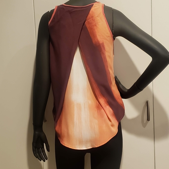 Burgundy sleeveless to - Picture 2 of 2